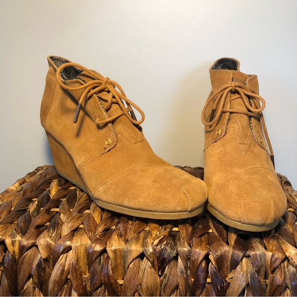 Toms | Desert Suede Lace-up Wedge Heel Bootie | Size 9 - Picture 6 of 13